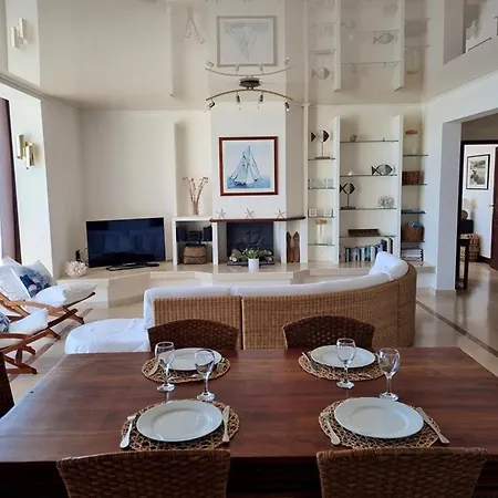 Apartmán Grand Climatise Avec Terrasses, Vue Mer, Parking Et Wifi - Fr-1-335-173 Hyères