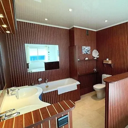 Apartment Grand Climatise Avec Terrasses, Vue Mer, Parking Et Wifi - Fr-1-335-173