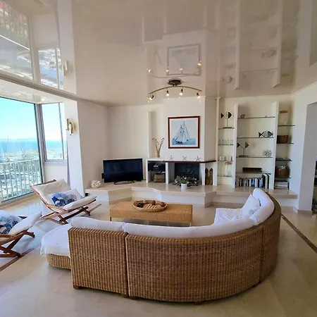 Grand Climatise Avec Terrasses, Vue Mer, Parking Et Wifi - Fr-1-335-173 * Hyeres